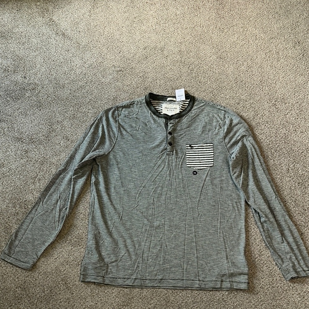 A&F Long Sleeve Henley XXL